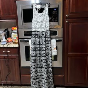 Forever 21 long black and white dress